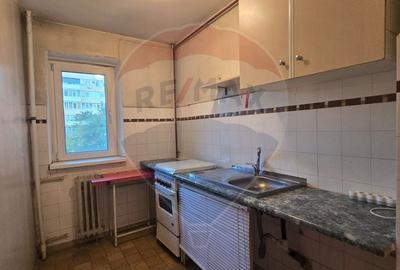 DE VANZARE Apartament cu 4 camere in zona 1 DECEMBRIE 1918 - 16