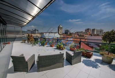 Birou, de 90 mp, în Central