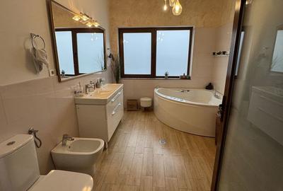 Apartament cu 4 camere, mobilat în Centrul Istoric - 4