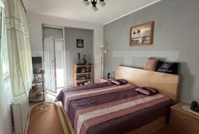 Casă cu 7 camere cu Teren 300 Mp în Titulescu - 10