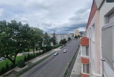 Apartament cu trei camere zona centrala - 11