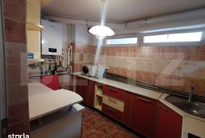 Casă cu 10 camere cu Teren 450 Mp în Gruia - 12