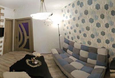 Vand in Dambul Pietros,apartament cu 2 camere,hol patrat,confort 1,decomandat,etajul 6 din 10,frumos