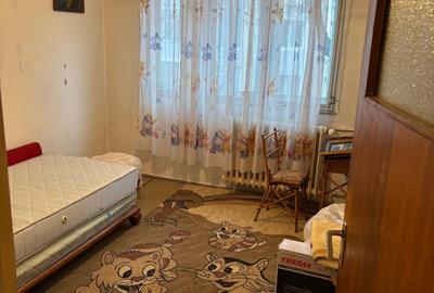 Apartament cu 4 camere decomandat în Brâncoveanu