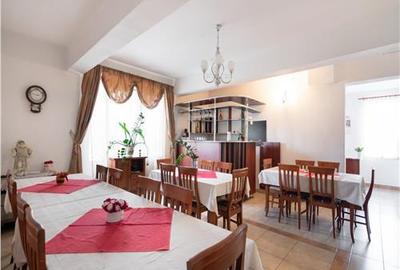 Hotel/Pensiune, de 500 mp, în Băile 1 Mai - 2