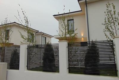 Casă cu 4 camere în Tunari