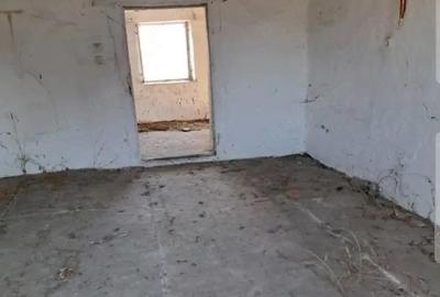 Casă cu Teren 1988 Mp în Central - 4