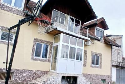 Doua case de vanzare, 263 mp, teren 800 mp, zona Iosia, in e - 5