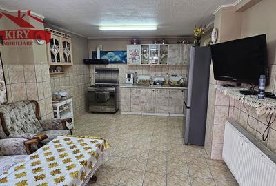 Casă cu 4 camere în Pârneava - 2