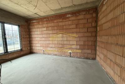 Duplex cu 5 camere cu Canalizare în Ciarda Roșie - 9