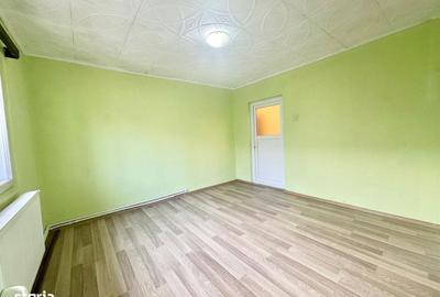 Casă cu 4 camere în Uiești