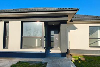 Casa individuala - 3 camere - 2 bai - 375 mp teren - 12