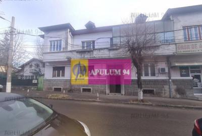 Apartament cu 3 camere de vanzare in Campina - 1