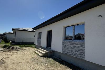 Casă cu 4 camere în Crevedia - 2