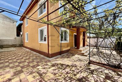 Casă cu 5 camere cu Teren 240 Mp în Berceni - 1