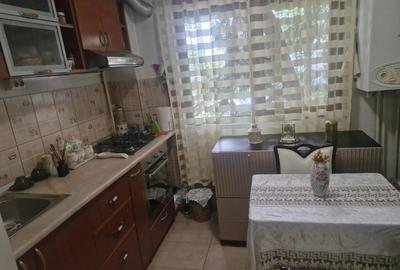 Apartament cu 2 camere semidecomandat în Micro 3 - 3