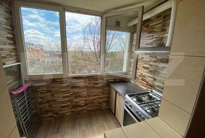 Apartament cu 3 camere, 2 bai, balcon, zona Luica - Berceni - 13