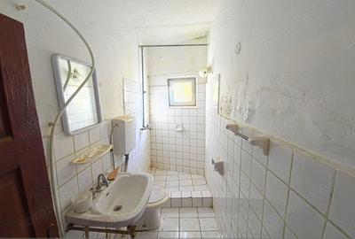 Casă cu 4 camere cu Canalizare în Central - 5