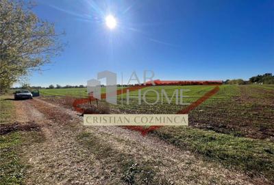 Teren de 5400 mp, în Central