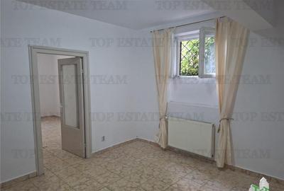 Apartament cu 4 camere decomandat în Domenii