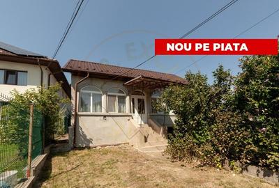 Oportunitate rara! Casa cu curte la munte-Campulung Muscel! - 1