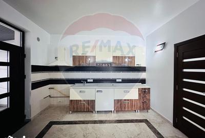 Casă cu 3 camere cu Teren 165 Mp în Colentina - 7