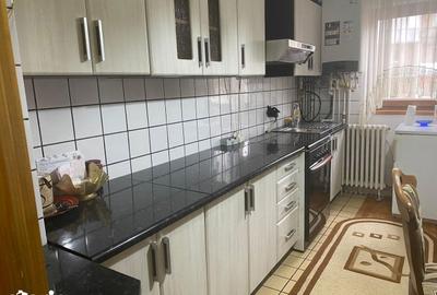 Apartament cu 3 camere decomandat în Central - 1