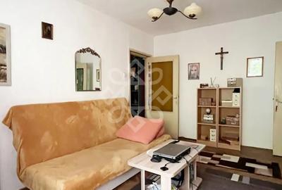 Apartament cu 3 camere semidecomandat în Central