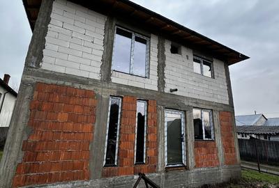 Casă cu 4 camere în Central - 3