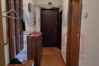 Apartament cu 3 camere semidecomandat, mobilat în Constructorilor - 10