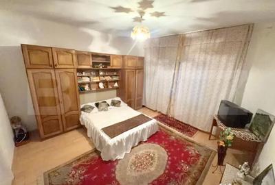 Casă cu 4 camere cu Teren 2770 Mp în Central - 10