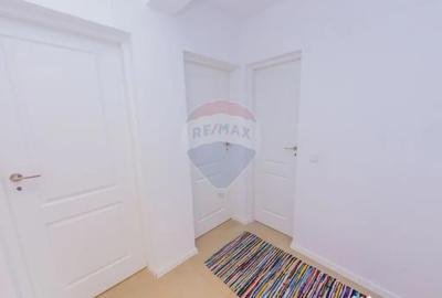 Casă cu 7 camere cu Teren 6370 Mp în Groși - 15