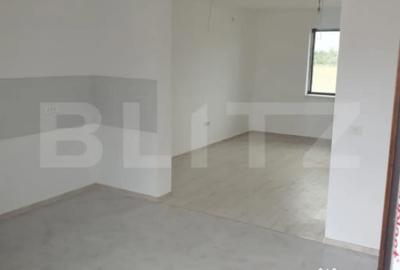 Casă cu 4 camere cu Teren 532 Mp în Remetea Mare - 2