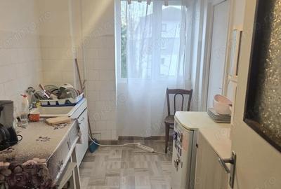 Apartament cu 2 camere semidecomandat în Piața Centrală