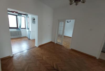 Casă cu 5 camere cu Teren 250 Mp în Victoriei - 8