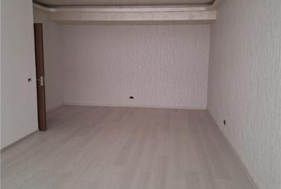 Apartament cu 2 camere decomandat în Tractorul - 17