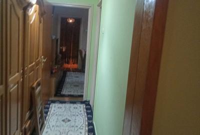 Apartament cu 4 camere semidecomandat în Tomis Nord