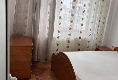 Apartament cu 3 camere decomandat în Traian - 1