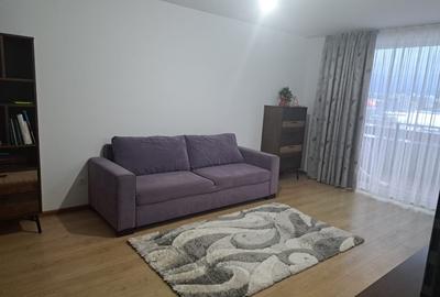 Apartament cu 2 camere decomandat în Tractorul
