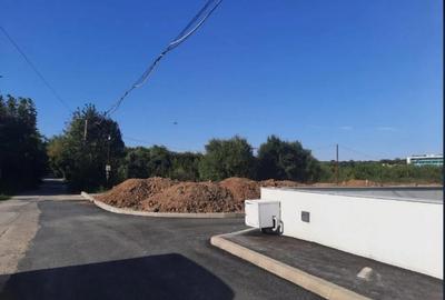 Teren de 6862 mp, în Sisești