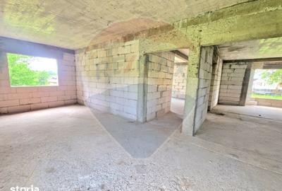 Casă cu 6 camere cu Teren 1476 Mp în Strugari - 15