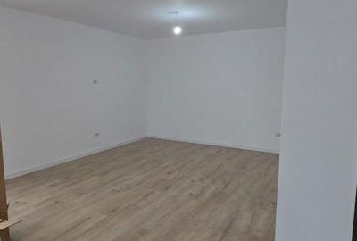 Casă cu 4 camere cu Teren 600 Mp în Bradu - 2