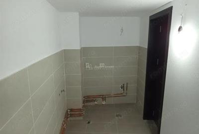 Casă cu Teren 1439 Mp în Socol - 2