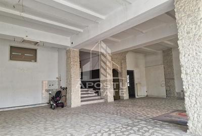 Casa familiala cu spatiu comercial si garaj P+1E+M 720 Mp - 24