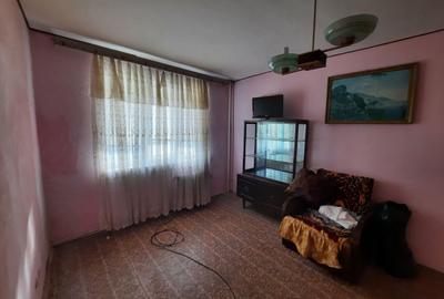 Apartament cu 2 camere decomandat în Mărăței