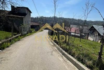 Casă cu 5 camere cu Teren 1990 Mp în Adunați - 8