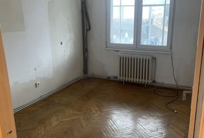 Apartament cu 3 camere decomandat în Central - 8