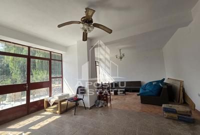 Casă cu 8 camere cu Teren 1140 Mp în Central - 19