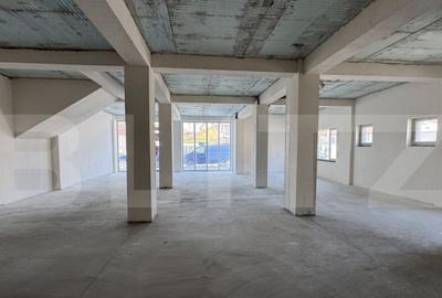 Spa?iu comercial parter bloc nou, 136 mp open space, vitrin - 1
