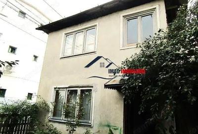 Ultracentral!! Vanzare casa C1+C2+C3 - 44 mp in Targoviste - zona Primarie. - 2